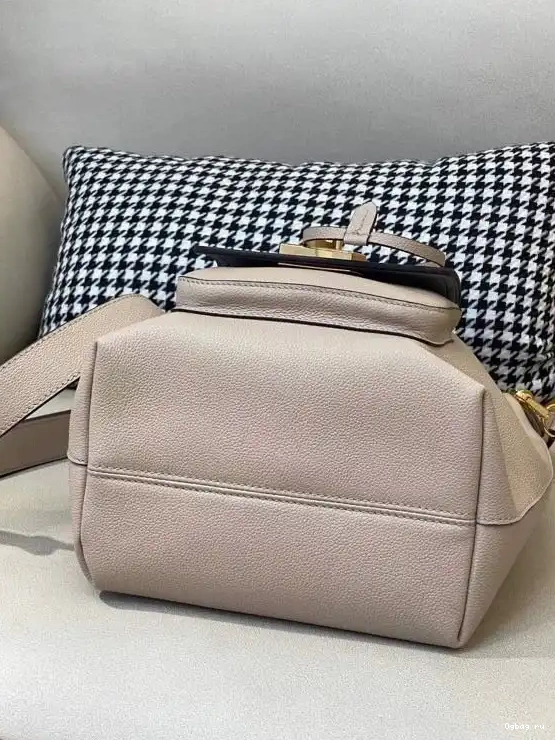 LOCKME LOUIS BUCKET VUITTON 0626